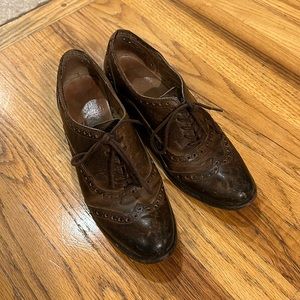 Women’s Frye heeled Oxford shoes